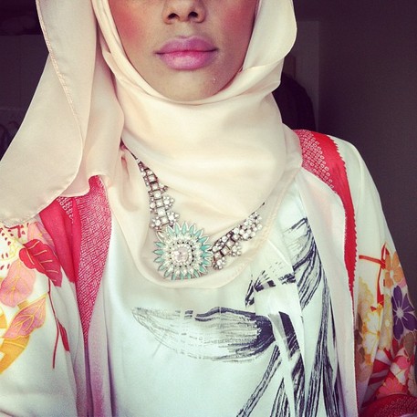 Modest Fashion Tips And Tricks - How to wear a necklace over a headscarf. Fashion Fighting Famine